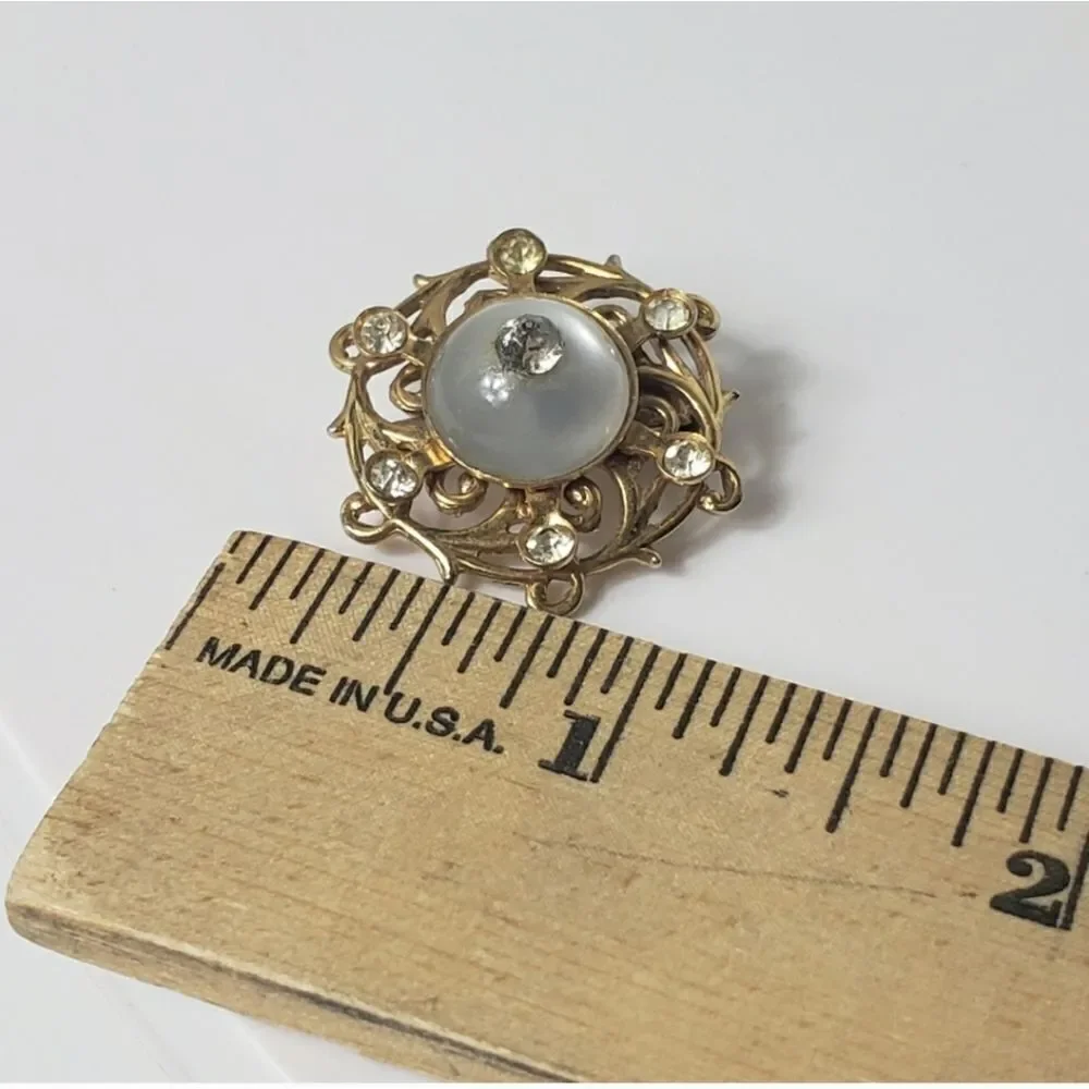 VINTAGE JELLY BELLY Goldtone Brass & Rhinestone Pin Brooch